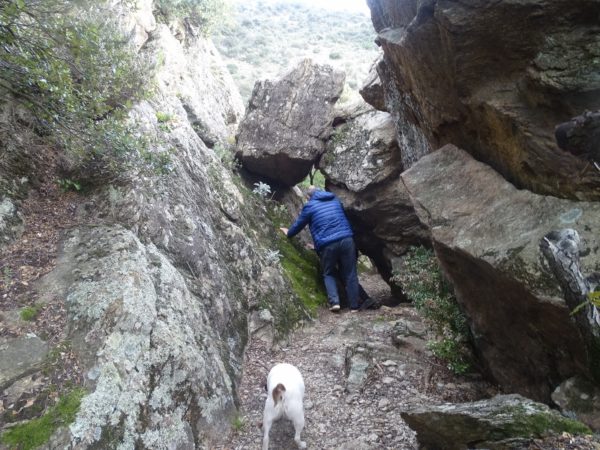 Le seul passage pour accéder à la baume. @P. RENOUX