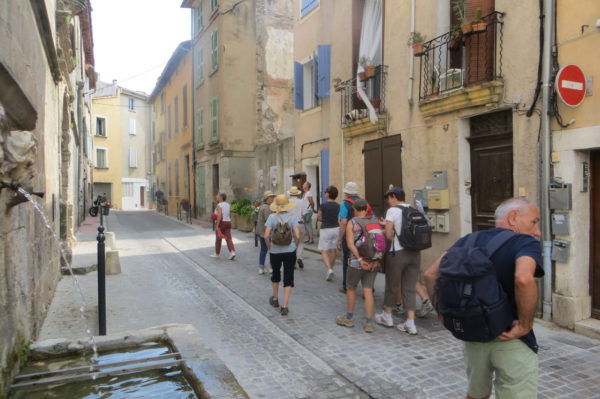 Dans les ruelles de Tourves, en face de l'église. @Philippe MARY