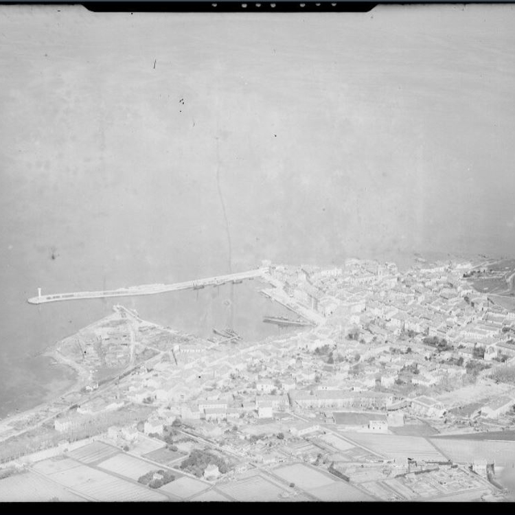 photo-aerienne-de-saint-tropez-carre